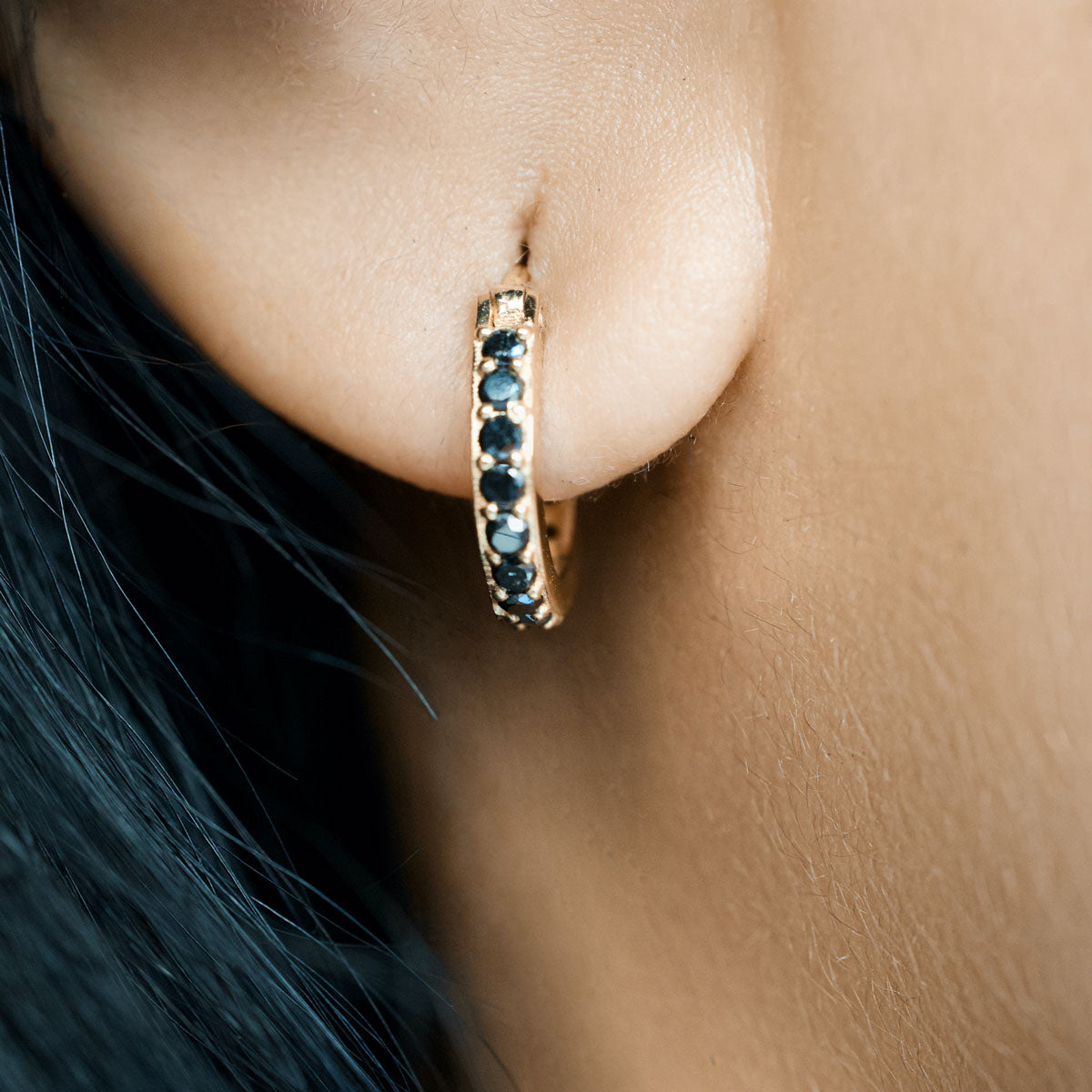 TINY HOOP EARRING | EMERALD
